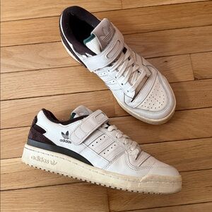 Adidas low forum sneaker